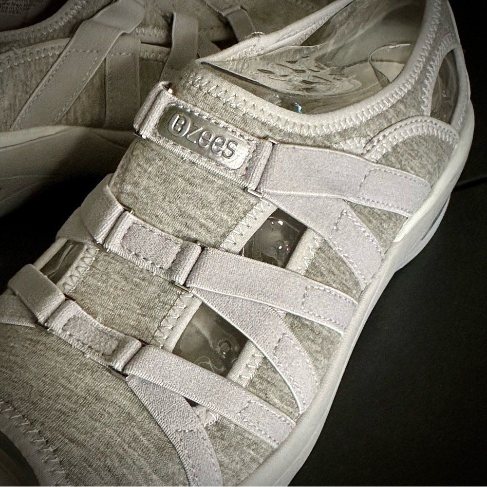 NWT BZees Reveal Grey Open Toe Comfort Shoe size 10W - Picture 6 of 13